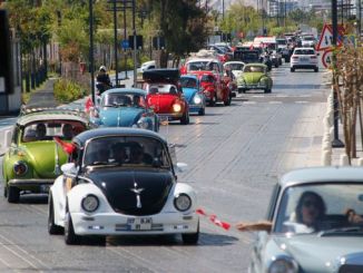 Antalya'da Klasik Otomobiller Şehir Turu Attı - OtonomHaber