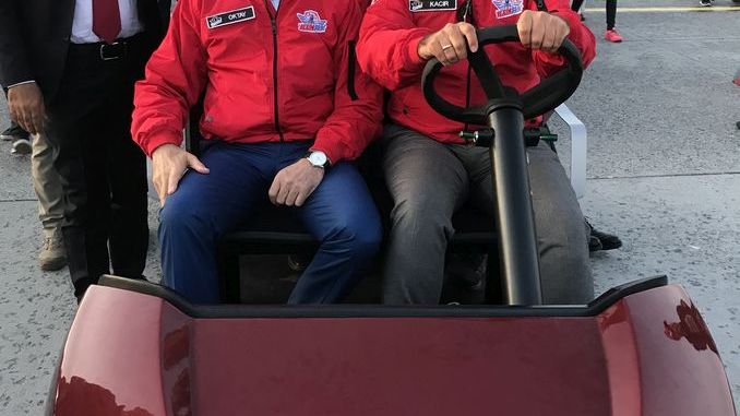 cumhurbaskani yardimcisi fuat oktay teknofesti tragger t car ile gezdi