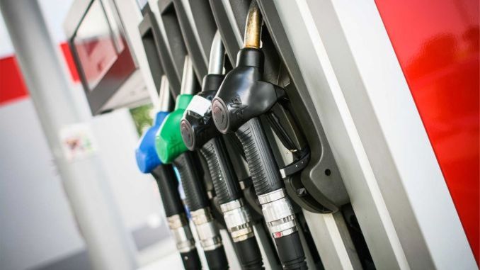 Benzine İndirimin Ardından Zam Yapıldı - OtonomHaber