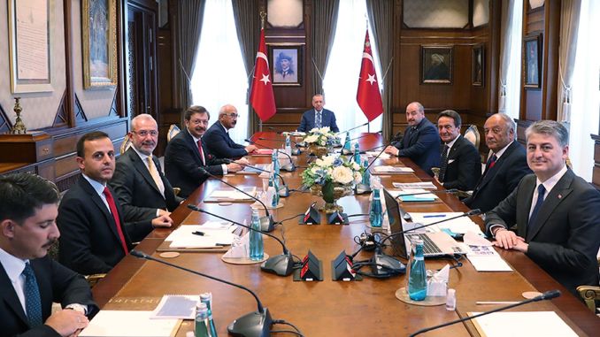 Cumhurbaşkanı Erdoğan, TOGG Yönetim Kurulu Üyeleri İle Bir Araya Geldi - OtonomHaber