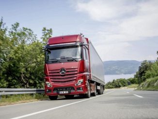 Mercedes-Benz Türk İmzalı Kamyonlar Avrupa Yollarında - OtonomHaber