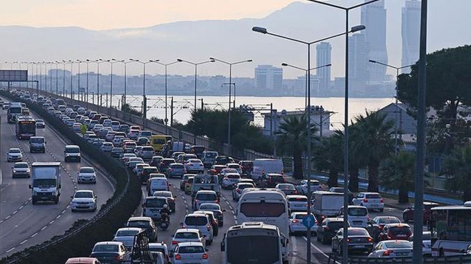 İzmir'de 2021 Yılında 71 Bin 238 Adet Taşıtın Trafiğe Kaydı Yapıldı - OtonomHaber