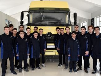 Mercedes-Benz Türk, EML’miz Geleceğin Yıldızı Projesi İle Mesleki Eğitime Katkı Sağlıyor - OtonomHaber