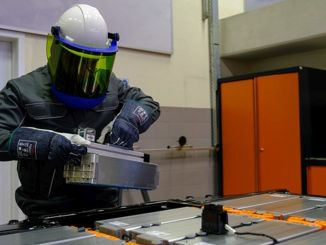 Porsche Türkiye’nin İlk Batarya Onarım Merkezini Açtı - OtonomHaber