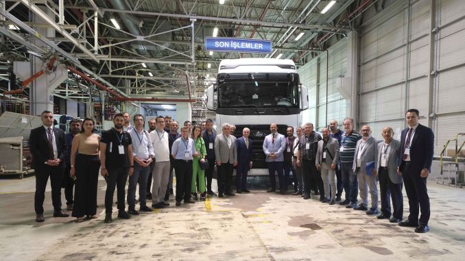 Eskişehir Ticaret Odası Üyeleri Ford Otosan'ı Ziyaret Etti - OtonomHaber