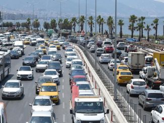 İzmir'de Trafiğe Kayıtlı Araç Sayısı 1 Milyon 607 Bin 581 Oldu - OtonomHaber