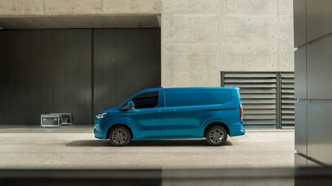 Ford Otosan Kocaeli Fabrikalarında Üretilecek E-Transit Custom Tanıtıldı - OtonomHaber