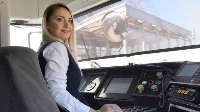 Vatman Nedir, Ne İş Yapar, Nasıl Olunur? Vatman Maaşları 2022 - OtonomHaber