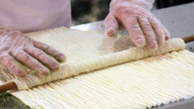 Tatlı Ustası Nedir, Ne İş Yapar, Nasıl Olunur? Tatlı Ustası Maaşları 2022 - OtonomHaber