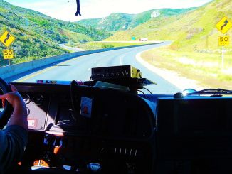 Tır Şoförü Nedir, Ne İş Yapar, Nasıl Olunur? Tır Şoförü Maaşları 2023 - OtonomHaber