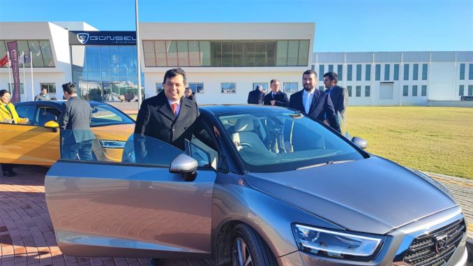 Uşak Belediye Başkanı Çakın KKTC’nin Yerli Otomobili GÜNSEL’le Test Sürüşü Yaptı - OtonomHaber