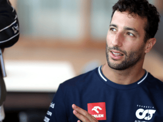 Franz Tost: "Ricciardo'nun elinden ameliyat olması gerekebilir" - OtonomHaber