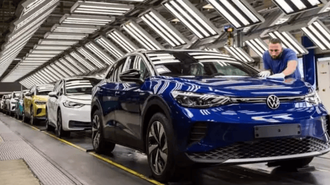 Volkswagen Grubu CFO'su Arno Antlitz Almanya'nın otomotiv endüstrisi hakkında konuştu - OtonomHaber