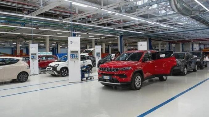 Stellantis, 2024'ün ilk çeyreğinde 41,7 milyar avro net gelir elde etti - OtonomHaber