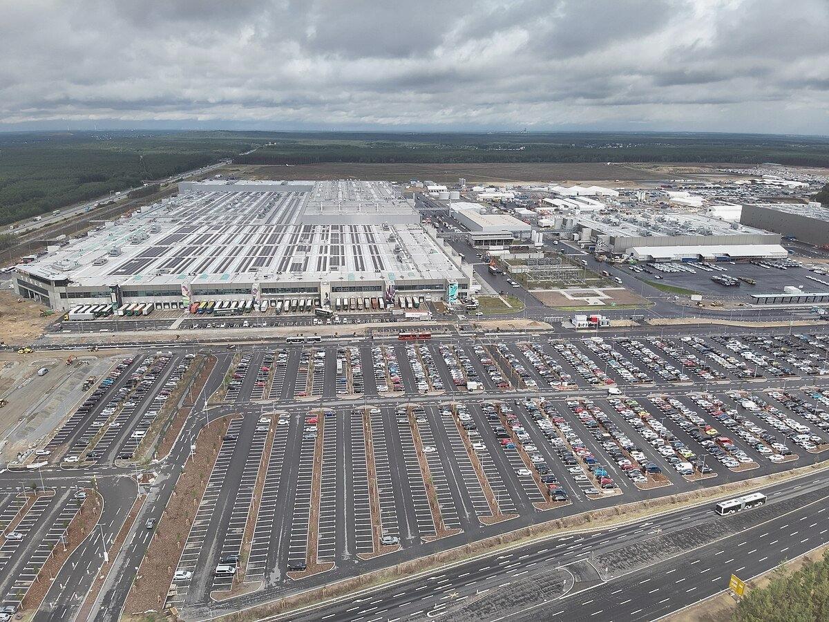 Tesla, Almanya fabrikasında üretimin duracağını doğruladı - OtonomHaber