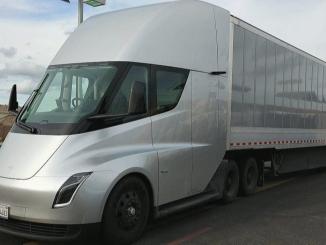 Tesla'nın elektrikli kamyonu 2026'da seri üretime giriyor - OtonomHaber
