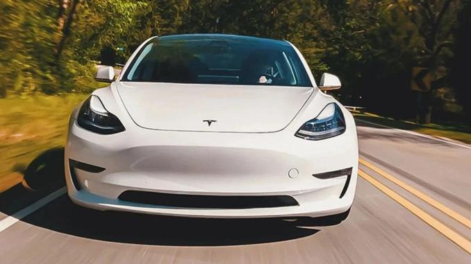 Elon Musk doğruladı: Tesla'nın robotaksi projesi resmen ertelendi - OtonomHaber