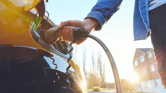 Ticaret Bakanlığı'ndan Elektrikli Araç İthalatına Yeni Düzenleme - OtonomHaber