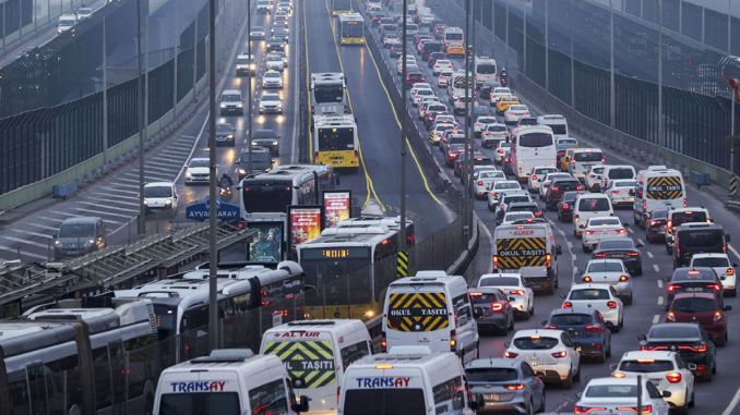 Türkiye’de Ocak Ayında 165 Bin 734 Yeni Taşıt Trafiğe Çıktı! - OtonomHaber