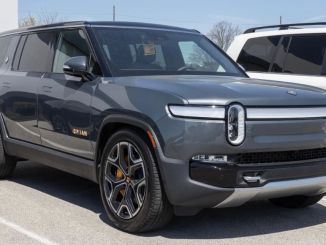 Tesla ve Rivian, CarPlay’e Kapı Aralıyor - OtonomHaber