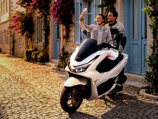 İzmir’de Üretilen Honda PCX 125’e Zam Geldi: İşte Yeni Fiyatı - OtonomHaber