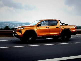 Toyota Hilux 70 Cm Yükseklik ve 500 Nm Tork ile Türkiye'ye Yenilendi - OtonomHaber