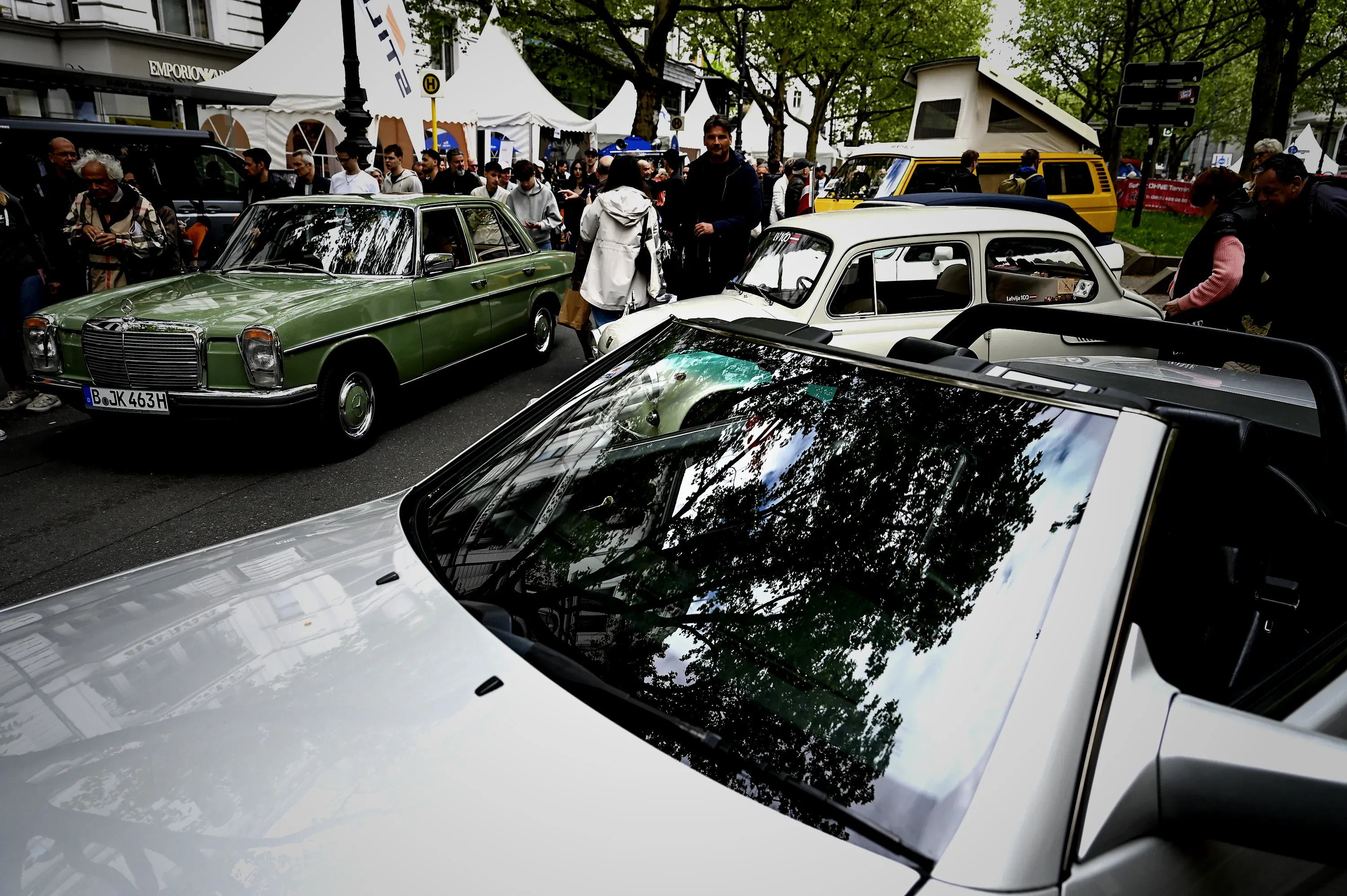 Berlin'de Klasik Otomobil Tutkunlarının Buluşma Noktası - OtonomHaber