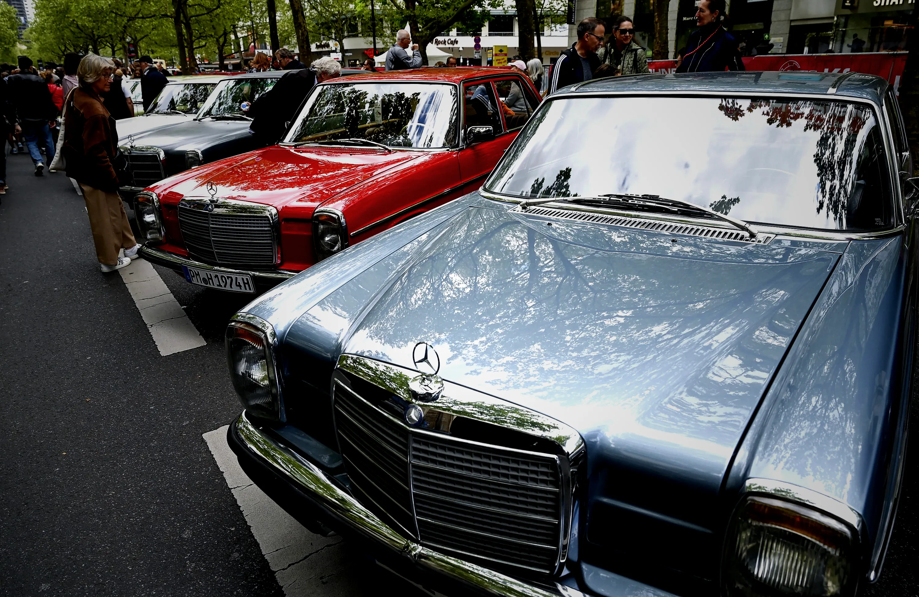Berlin'de Klasik Otomobil Tutkunlarının Buluşma Noktası - OtonomHaber
